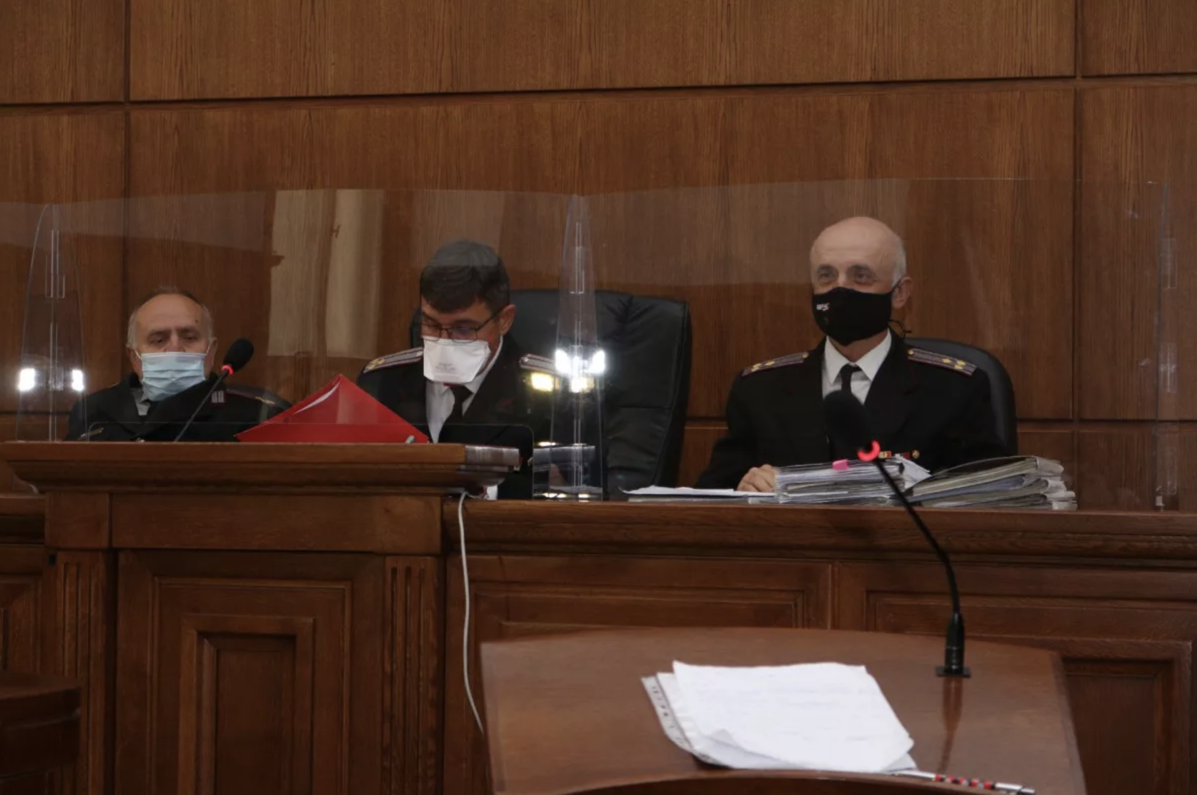 Војни суд — судије и тужилац током заседања